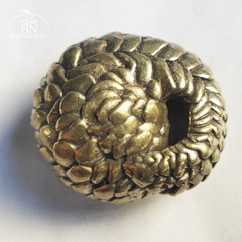 Solid Brass Spherical Pangolin - Retro Gaming Decor recensie en prijs
