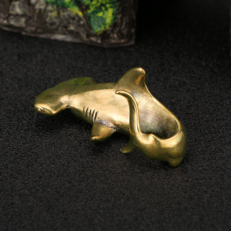 Hammerhead Shark Brass Desk De - Retro Gaming Decor recensie en prijs