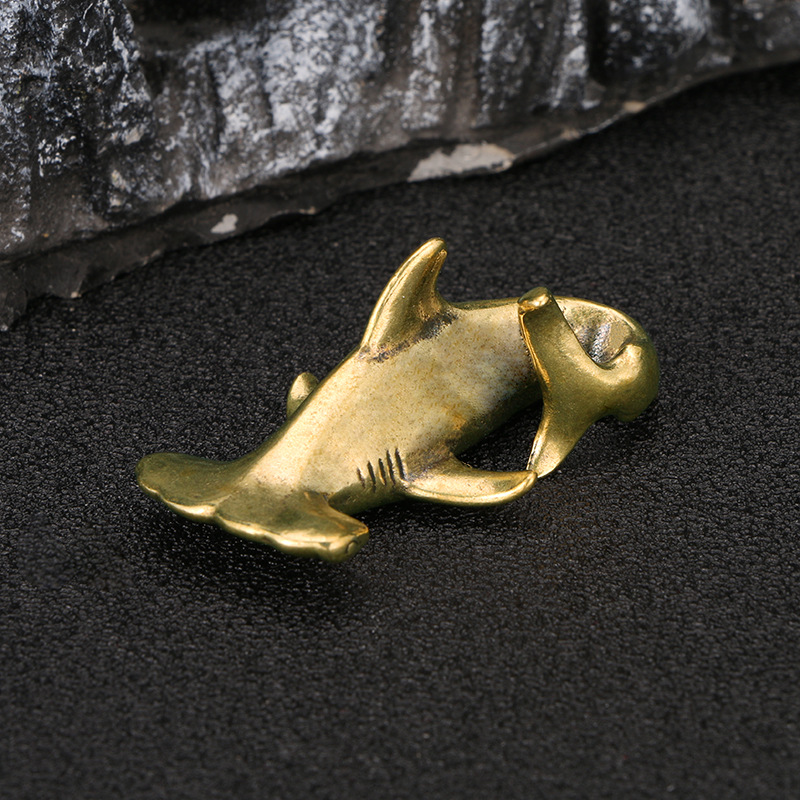 Hammerhead Shark Brass Desk De - Retro Gaming Decor recensie en prijs